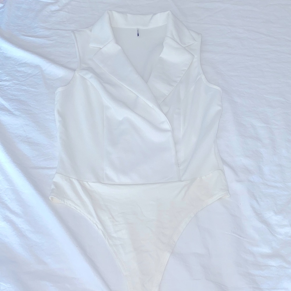 Sleeveless Collared Bodysuit